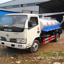 China China Dongfeng 5000 liter DLK 4 * 2 trak sedutan tahi berkualiti untuk dijual pengilang