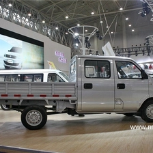 China Dongfeng 1.5L 117hp gasoline Double row small trucks fabricante