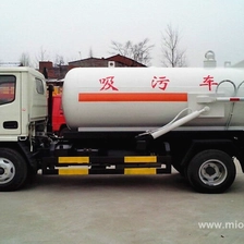 中国 东风210马力康明斯发动机吸污车4×2吸粪车 制造商