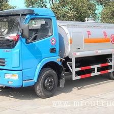 الصين دونغفنغ Duolika EQ5070GJYG 140HP 4 * 2 refuling شاحنة صهريج الصانع