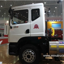 ประเทศจีน Dongfeng Shenyu Yu Long heavy truck 260 horsepower 4X2LNG tractor truck ผู้ผลิต