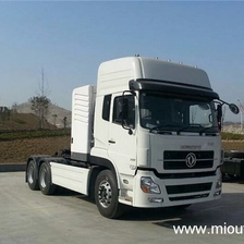 الصين أسعار الشاحنات الصينية فنغ 375 حصان 6 × 4 CNG شاحنة جرار للبيع الصانع