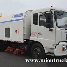 Tsina Dongfeng 4x2 6 ton rated timbang 7m³ kalye sweeper truck Manufacturer