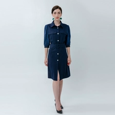 China Damen Puffärmel Kleid mit Perlenknöpfen vorne Hersteller