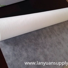 China Disposable Non-woven Bed Sheet Roll manufacturer