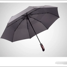 Chine Parapluie pliant à double ventilation avec poignée en bois à nervures en fibre de verre de haute qualité fabricant