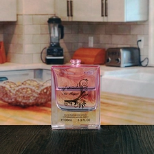 China 85ML espessura inferior decalque rosa perfume barato por atacado fabricante