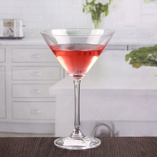China Inexpensive bulk best  crystal martini cocktail glasses manufacturer