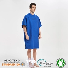 porcelana Poncho de toalla de gamuza reciclado GRS ecológico personalizado con capucha fabricante