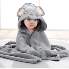 porcelana Wholesale Flannel Animal Microfiber Kids Hooded Towel Baby Bath Towel Newborn Blanket fabricante