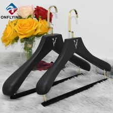China High End Luxury Rubber Coated Custom Wood Hangers China Supplier manufacturer