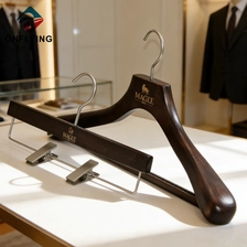 China Luxury Anti-Slip Bar Men's Suit Pants Wooden Luxury Hangers Set China Factory manufacturer