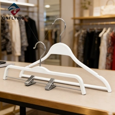 China Durable Metal Clips White Coat Pants Plastic Hangers Set China Supplier manufacturer