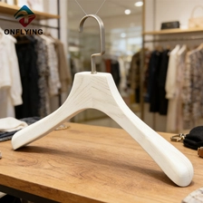 Izitsha zokudlela zebumba uqobozelaIzitsha zokudlela zebumba uqobozela I-Heavy Duty Minimalist Design Coat Clothing White Ashtree Wooden Hanger China Factory umenzizelaumenzizela