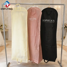 Chine Robe de mariée non tissée de stockage coloré fabricant de couverture antipoussière en tissu de luxe Chine fabricant