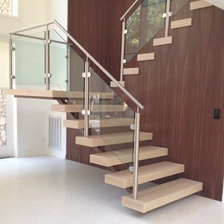 China Glazen balustrade bericht RVS 316 voor een balkon, dek, trapleuning fabrikant