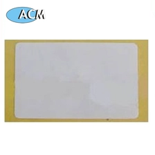 الصين عينة مجانية طويلة المدى السلبي UHF RFID العلامة ملصق العلامة الصانع