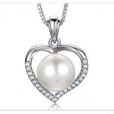 الصين 925 Sterling Silver Heart Pendant Necklace with Diamonds and Pearls Hearts shaped Necklace Manufacturer الصانع