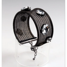 الصين Wholesale Customized Wide Accessories Bracelet for Women Jewelry Companies الصانع