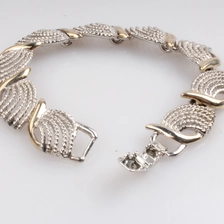 China Fashion European  Interchangeable Jewelry Alloy Material shell Shape Style Bracelet  for Women manufacturer