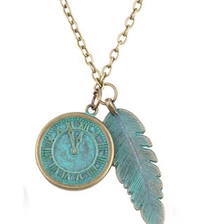 China Gold Alloy Vintage Style Leaf Clock Shape Pendant Necklace Wholesale manufacturer