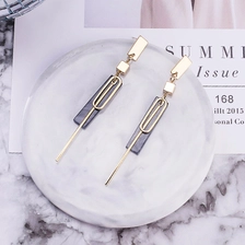 China High Quality 18K Gold Plating Long Hanging Earrings for Woman manufacturer