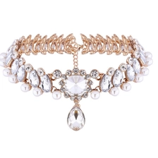 China Pearl Jewelry Chain, Flower Women Choker Necklace Accessory, Rhinestone Pendant Chain as Gift manufacturer