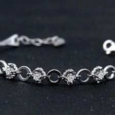 China Professional Supplier 18K White Gold Diamonds 4C Bracelet Bangle for Woman manufacturer