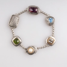China Promotion Custom Alloy Crystal Chain for Layer Bracelet as Gift  Lucky Charm Bracelet 2018 manufacturer
