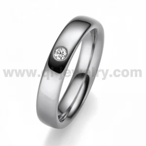 Cina Anelli per coppia in tantalio puro in metallo raro Anello in tantalio lucido a cupola da 5 mm con inserto in diamante Produttori cinesi produttore