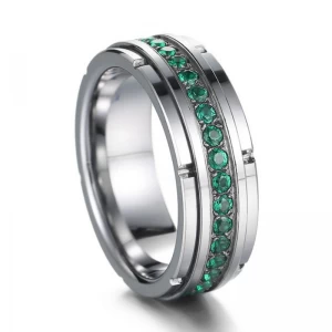 China Designer hochwertig 8 mm flach und stufenkanten Wolfram -Carbidring mit grünen Cz Stones Wolfram Ehering für Männer China Hersteller Hersteller