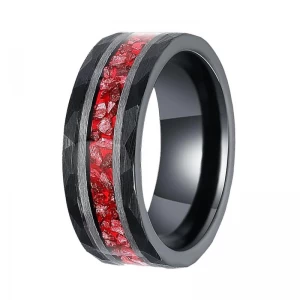 China Großhandel 8mm schwarzer Wolfram -Ehering mit echtem zerkleinertem Rubin - robuste, aber romantische Männerband für Paare China Hersteller Hersteller