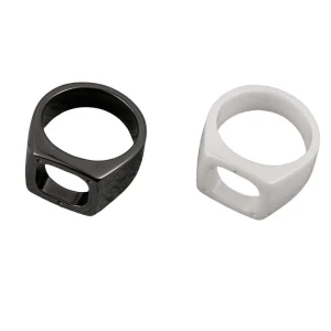 China Premium Wholesale Zirconia Ceramic Ring for Men with Inlaid Square Design manufacturer