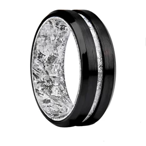 China Modern 8mm Black Tungsten & Ice-Pattern Titanium Wedding Band Sets for Wholesale manufacturer