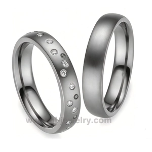 China Custom Tantalum Matching Couple Rings - Brushed Finish Wedding Band Set with Diamonds China Manufacturer manufacturer
