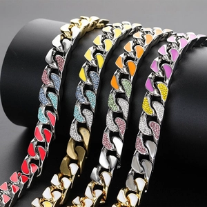 Chine Collier à maillons cubains en émail de couleur glacée pour femmes, en acier inoxydable 304, bijoux Hip Hop en gros en usine fabricant