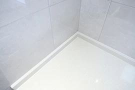 The tile grout has solved the problem that troubled the owner for many years
