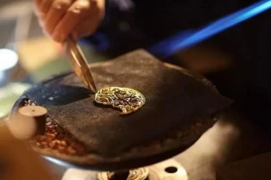 Cina Quanto è bello l'arte del metallo nei gioielli produttore