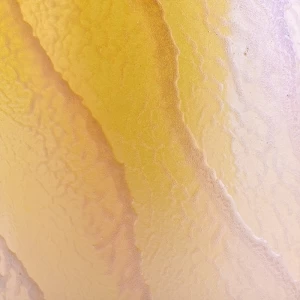 Gelber Glaskerzenhalter mit Wüstenmusterende