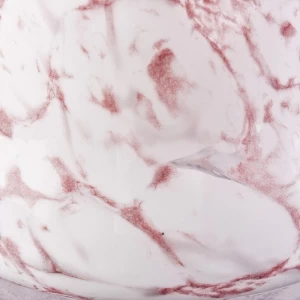 marmoripintainen vaaleanpunainen lasinen kynttilänjalka