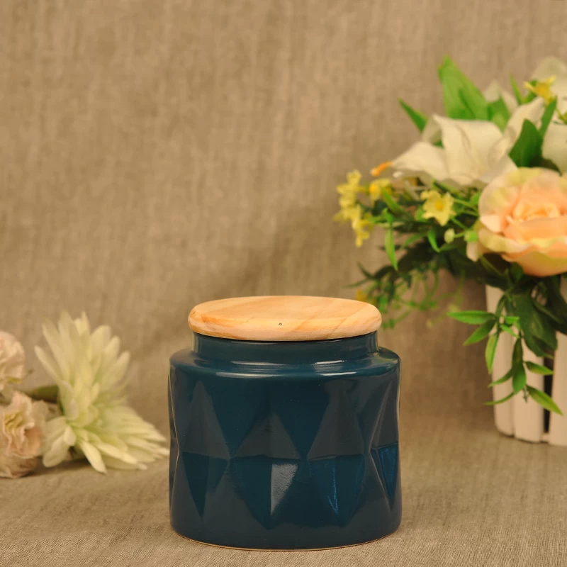 Ceramic candle holder with lid