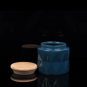 Kerzenhalter aus Keramik mit Deckel