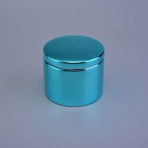 Siniset lasitetut keraamiset kynttiläpurkit kannella