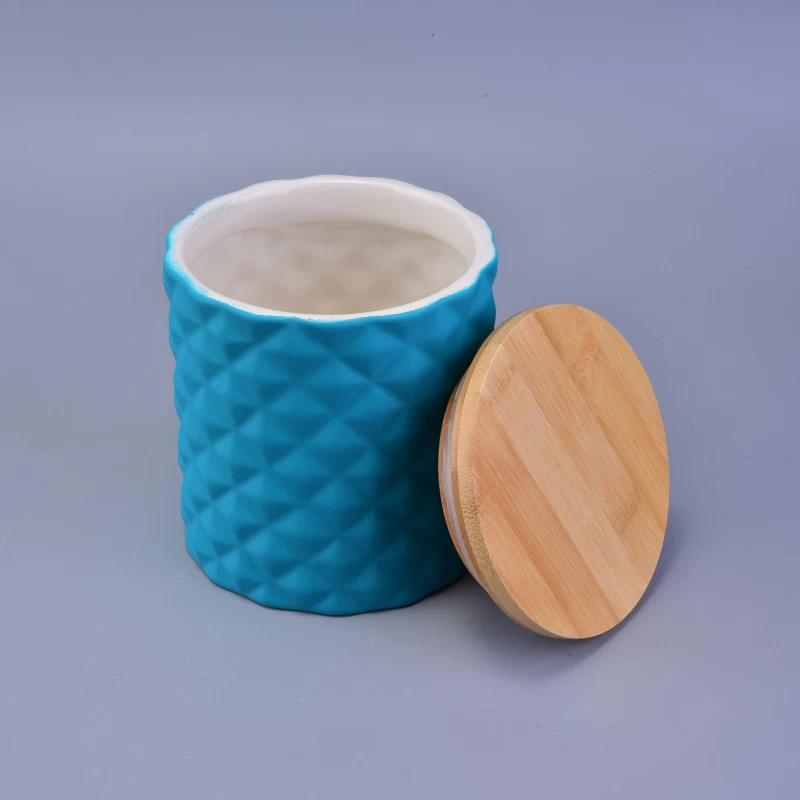 Matt ceramic candle jar with wood lids