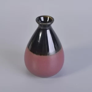 Handgemachte einzigartige diffuse Keramikflaschen aus Schilf