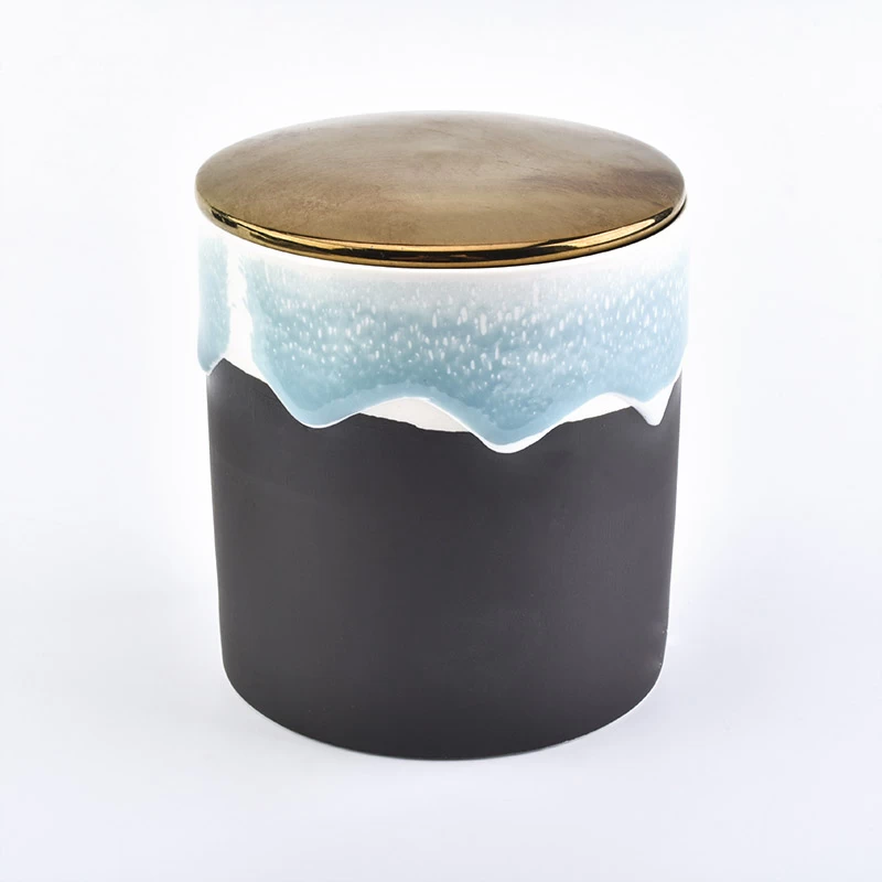 Flowing sand effect ceramic candle holder with lid 