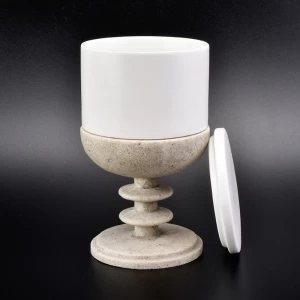 Laadukas valkoinen keraaminen kynttiläpurkki, jossa on puhdas kansi