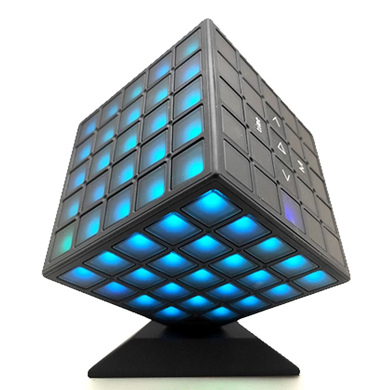 Haut-parleur Cube LED avec éclairage complet à 360 degrés NSP-8117PL