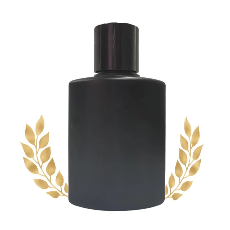 Chine Huile de bronzage empaquetant la bouteille en plastique de compression de lotion du noir 100ml de place plate de HDPE fabricant