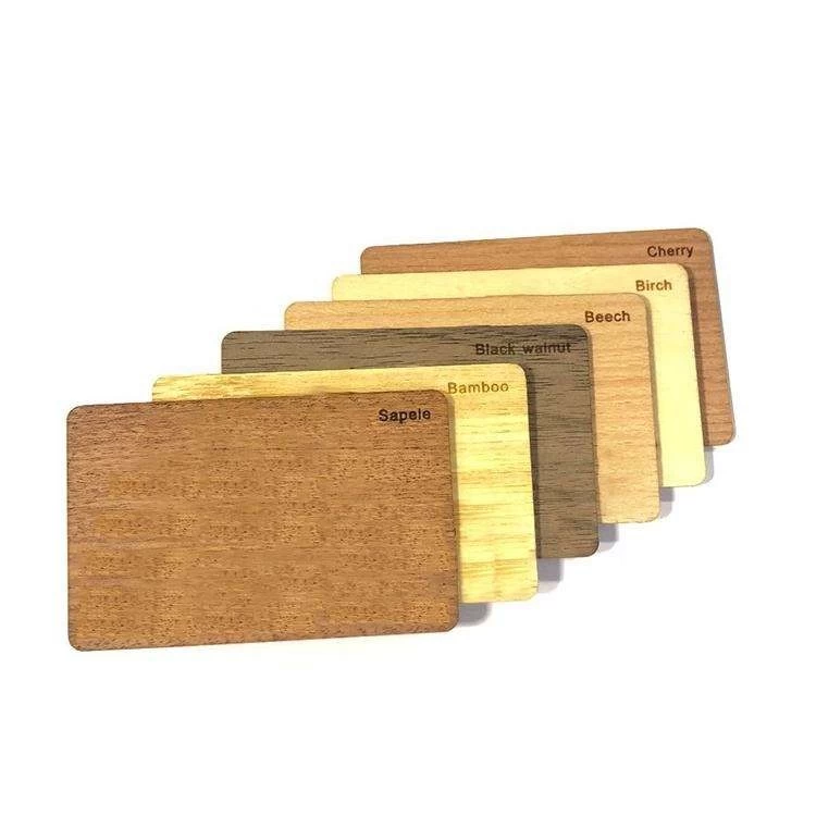 الصين بطاقة خشبية NFC قابلة لإعادة التدوير مخصصة بشعار محفور من الخيزران بطاقة ذكية تتفاعل الخشب الصانع